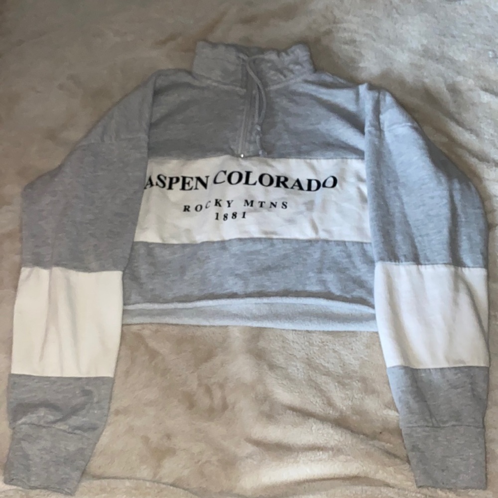 Cropped half zip sweatshirt